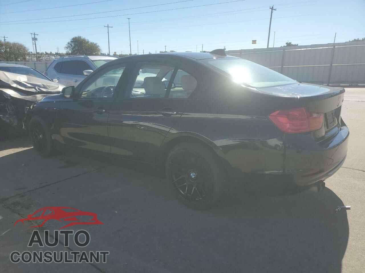BMW 3 SERIES 2012 - WBA3A5G50CNP17270