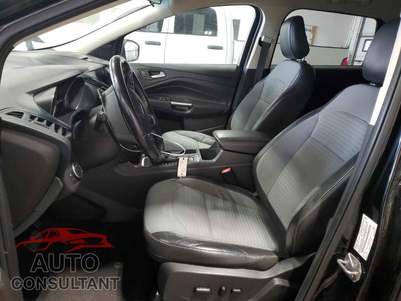 FORD ESCAPE 2018 - 1FMCU9GD0JUD29804