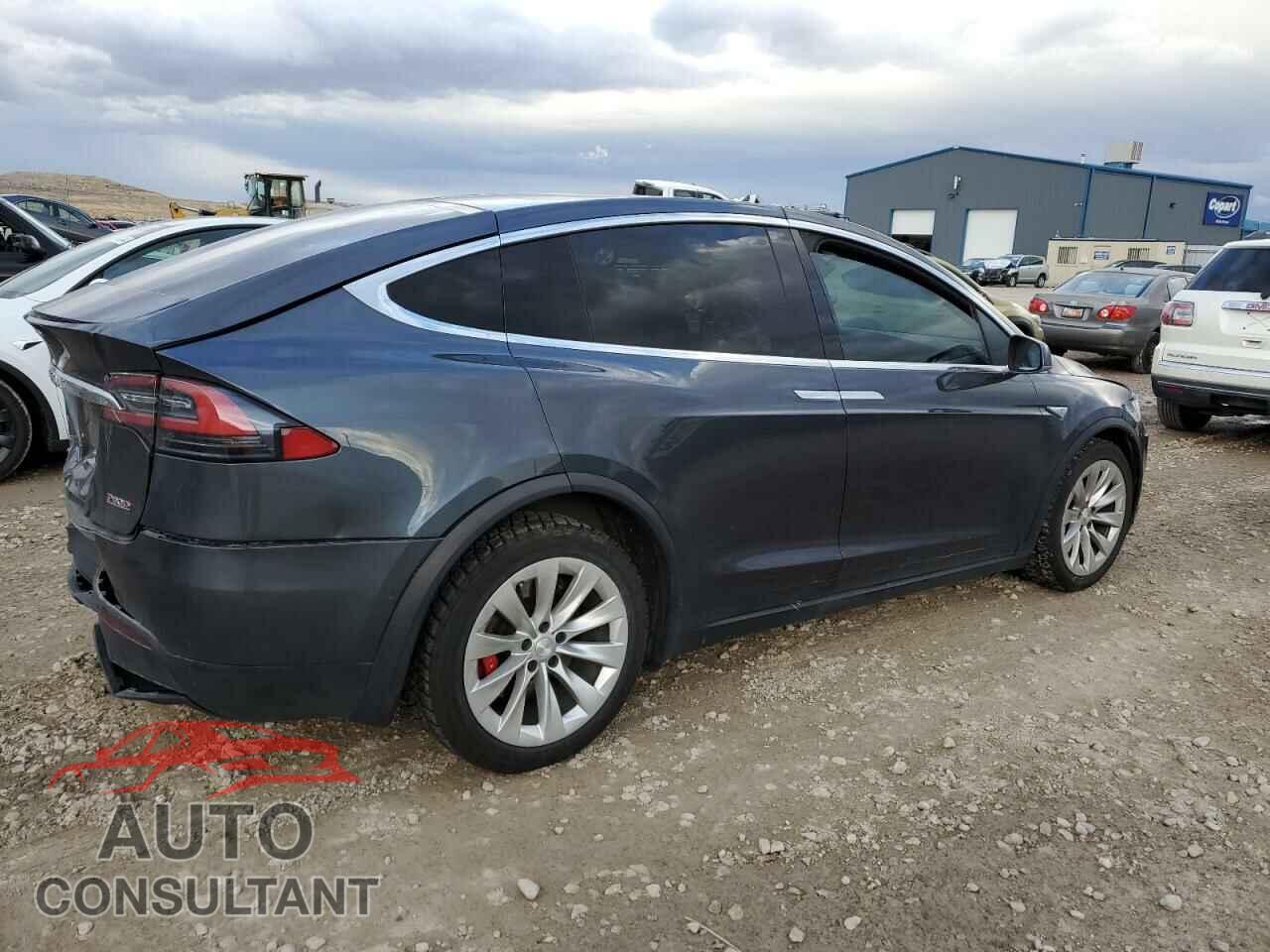 TESLA MODEL X 2016 - 5YJXCAE4XGFS00533