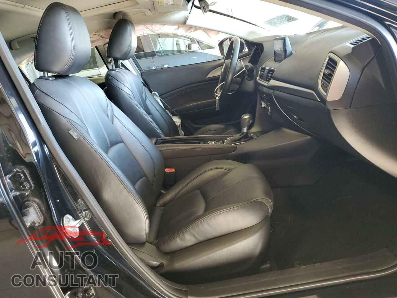 MAZDA 3 2018 - 3MZBN1V32JM251844