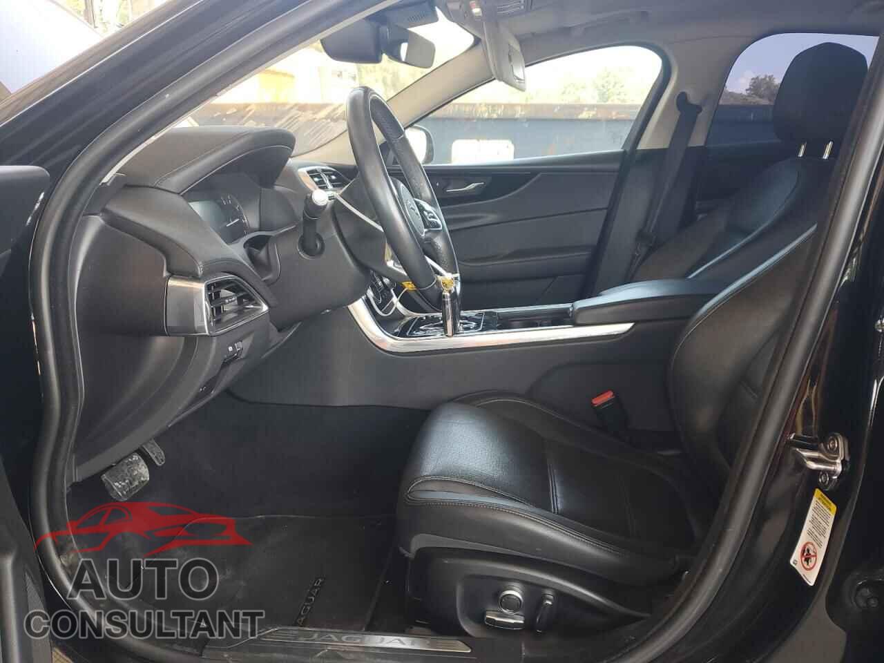 JAGUAR XE 2020 - SAJAE4FX6LCP64957