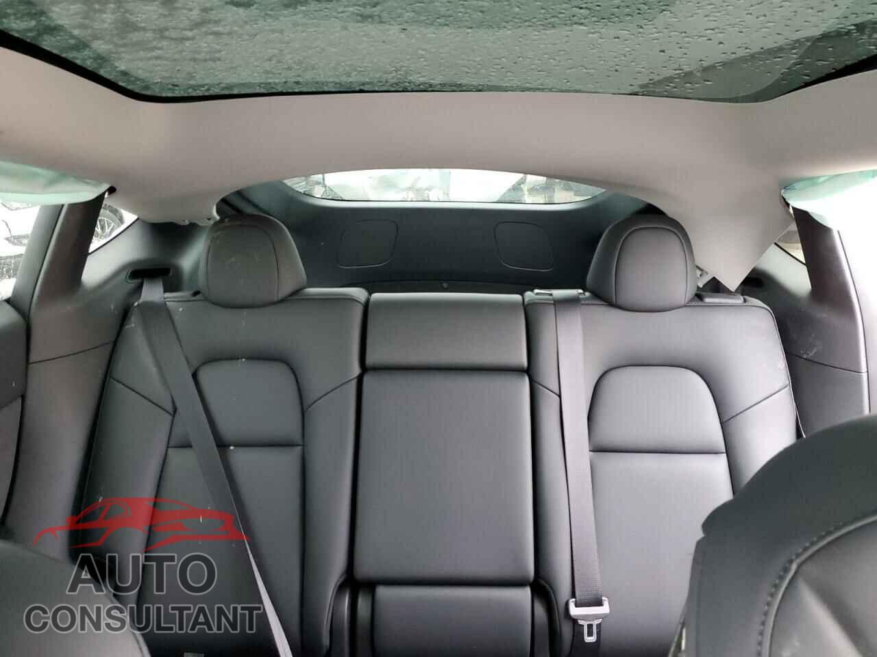 TESLA MODEL Y 2023 - LRWYGDFDXPC164023