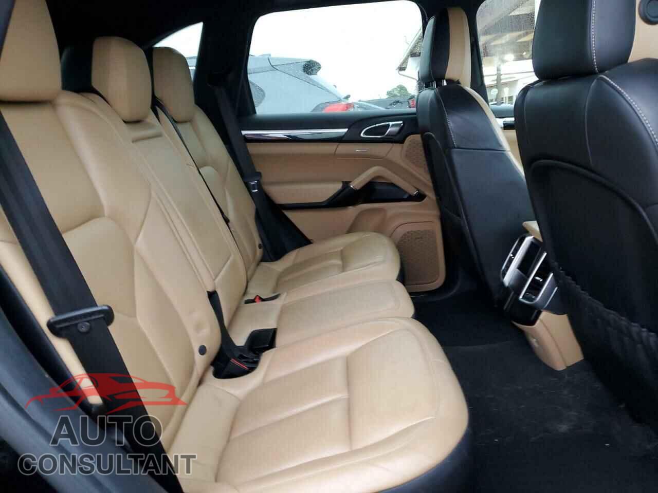 PORSCHE CAYENNE 2016 - WP1AE2A25GLA63524