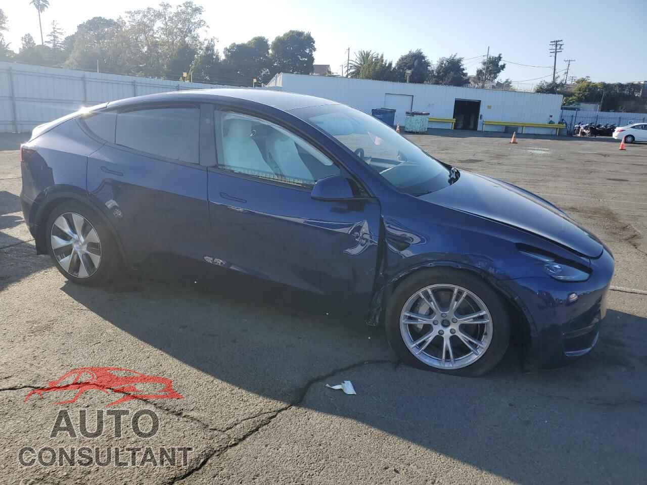 TESLA MODEL Y 2024 - 7SAYGDEE7RF005563