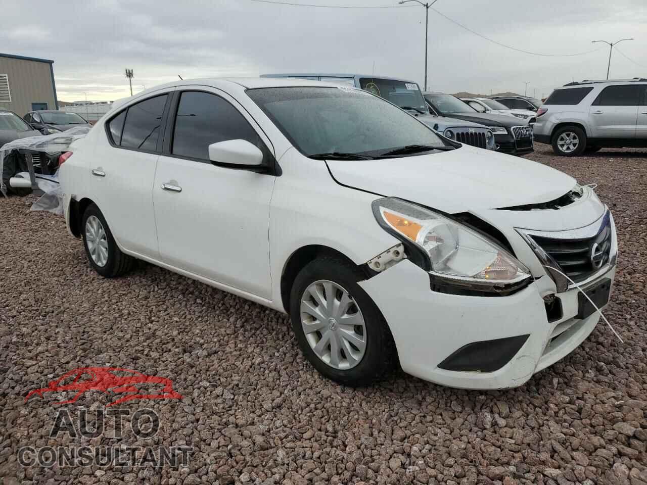 NISSAN VERSA 2017 - 3N1CN7AP0HL814945
