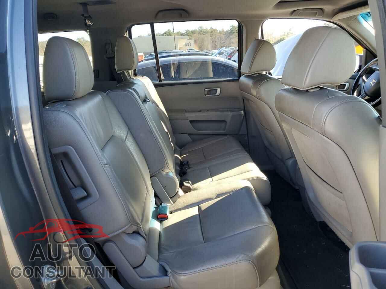 HONDA PILOT 2012 - 5FNYF4H58CB077021