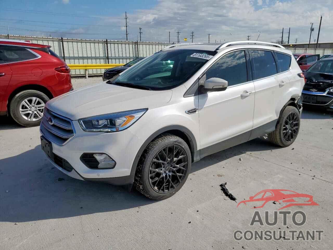 FORD ESCAPE 2018 - 1FMCU9J92JUD58600