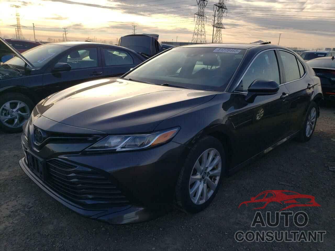 TOYOTA CAMRY 2018 - 4T1B11HK0JU583595