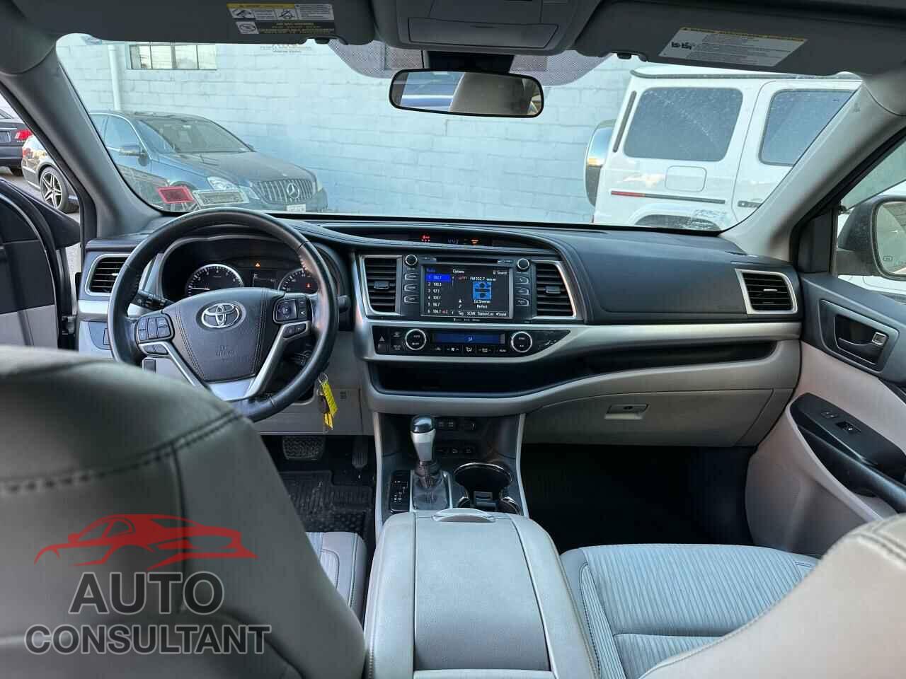 TOYOTA HIGHLANDER 2017 - 5TDBZRFH4HS358517