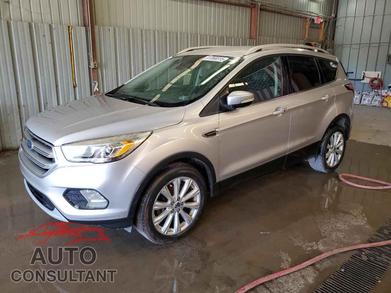 FORD ESCAPE 2017 - 1FMCU9J95HUA02877