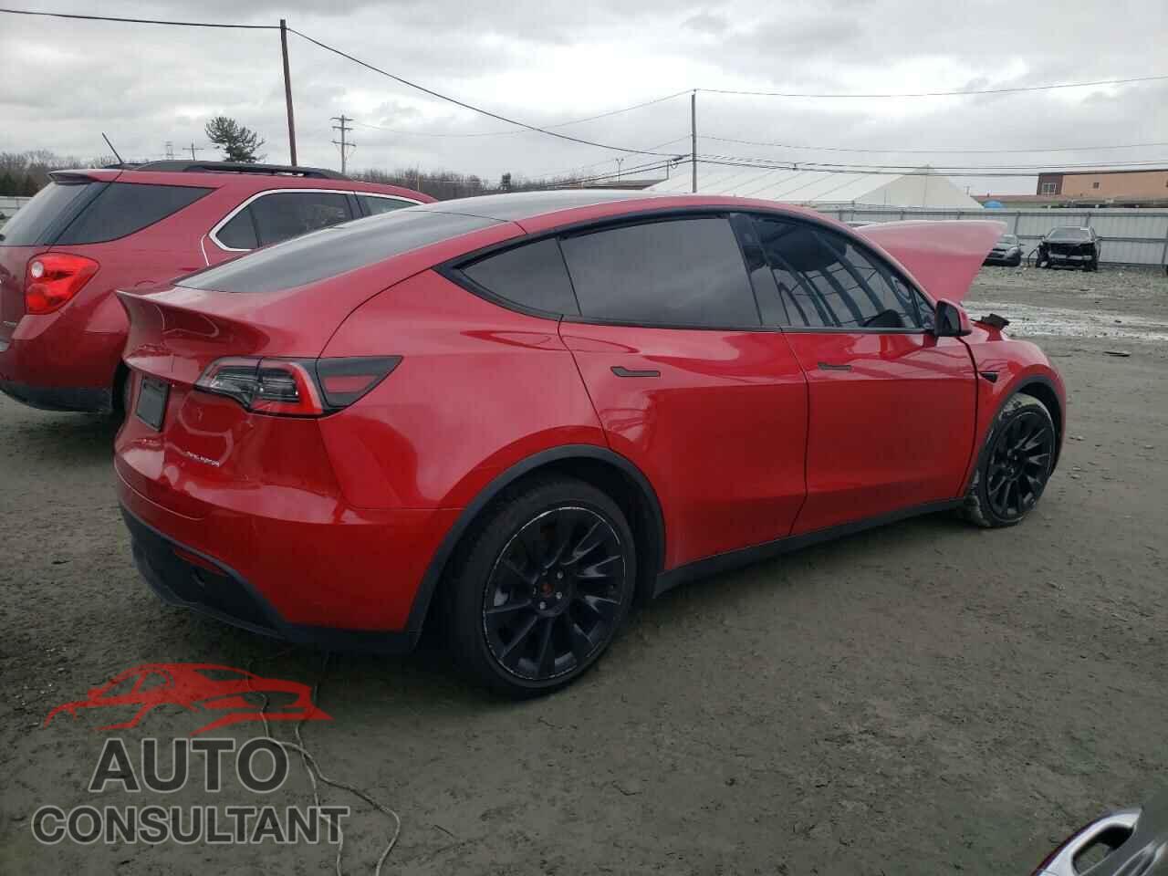 TESLA MODEL Y 2021 - 5YJYGAEEXMF138015
