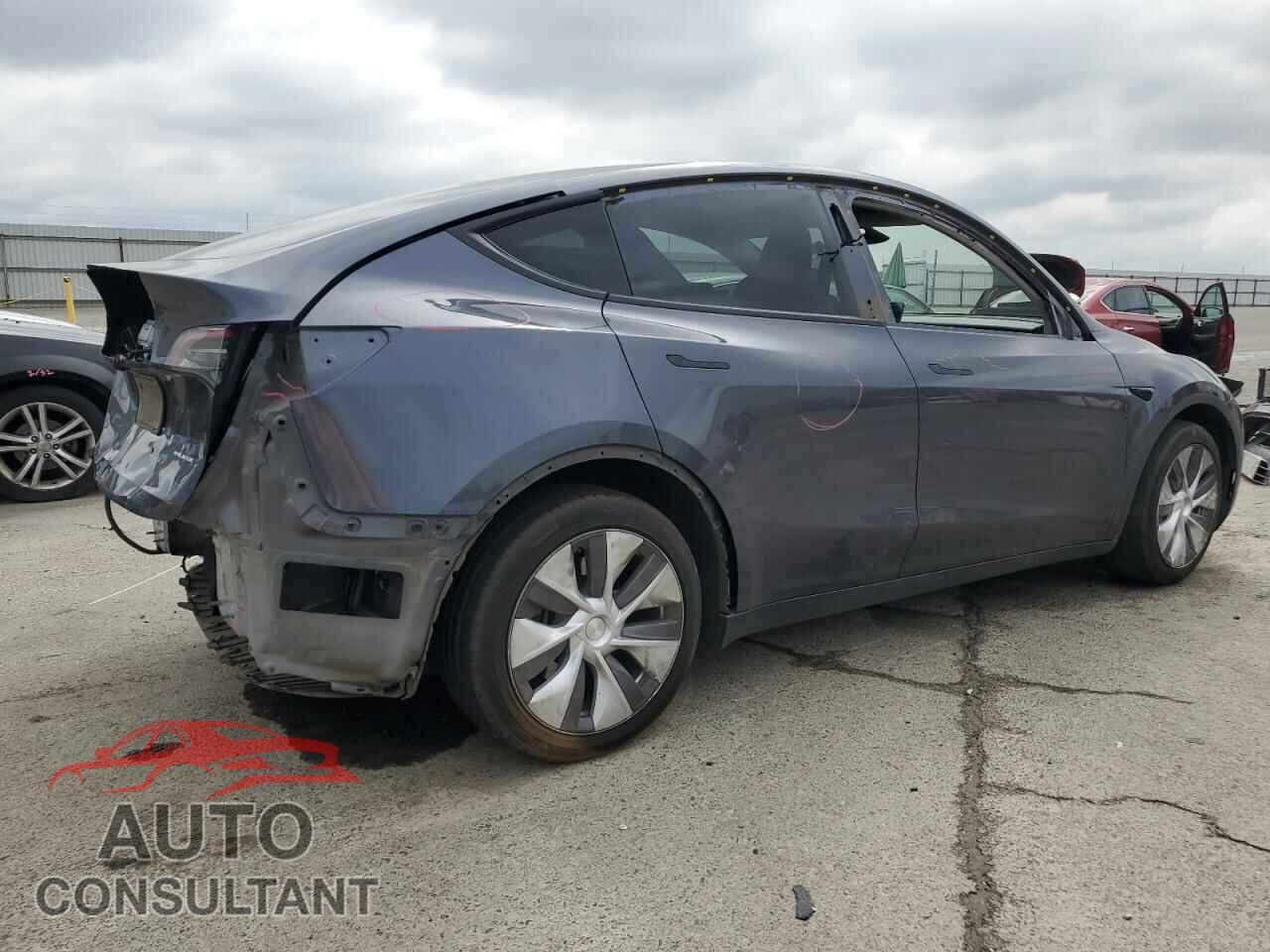 TESLA MODEL Y 2023 - 7SAYGDEE1PF910670
