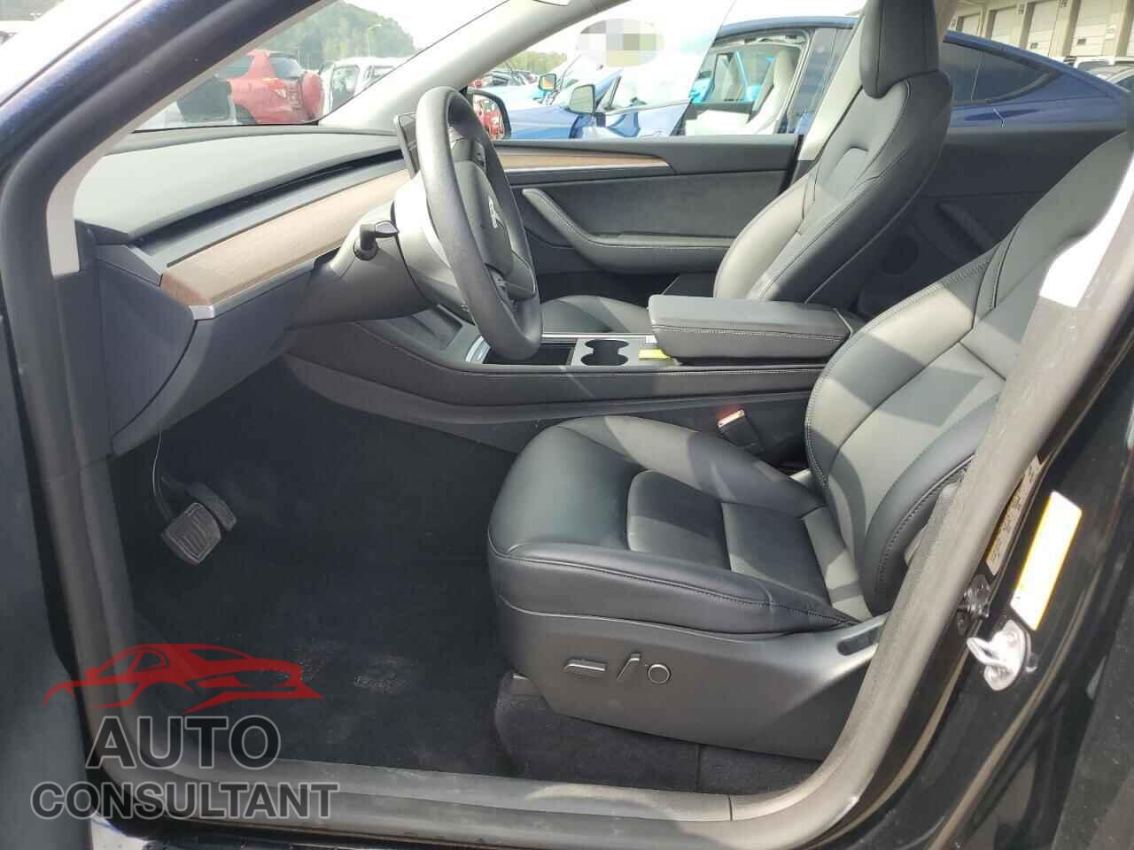 TESLA MODEL Y 2023 - 7SAYGDEE9PF777690