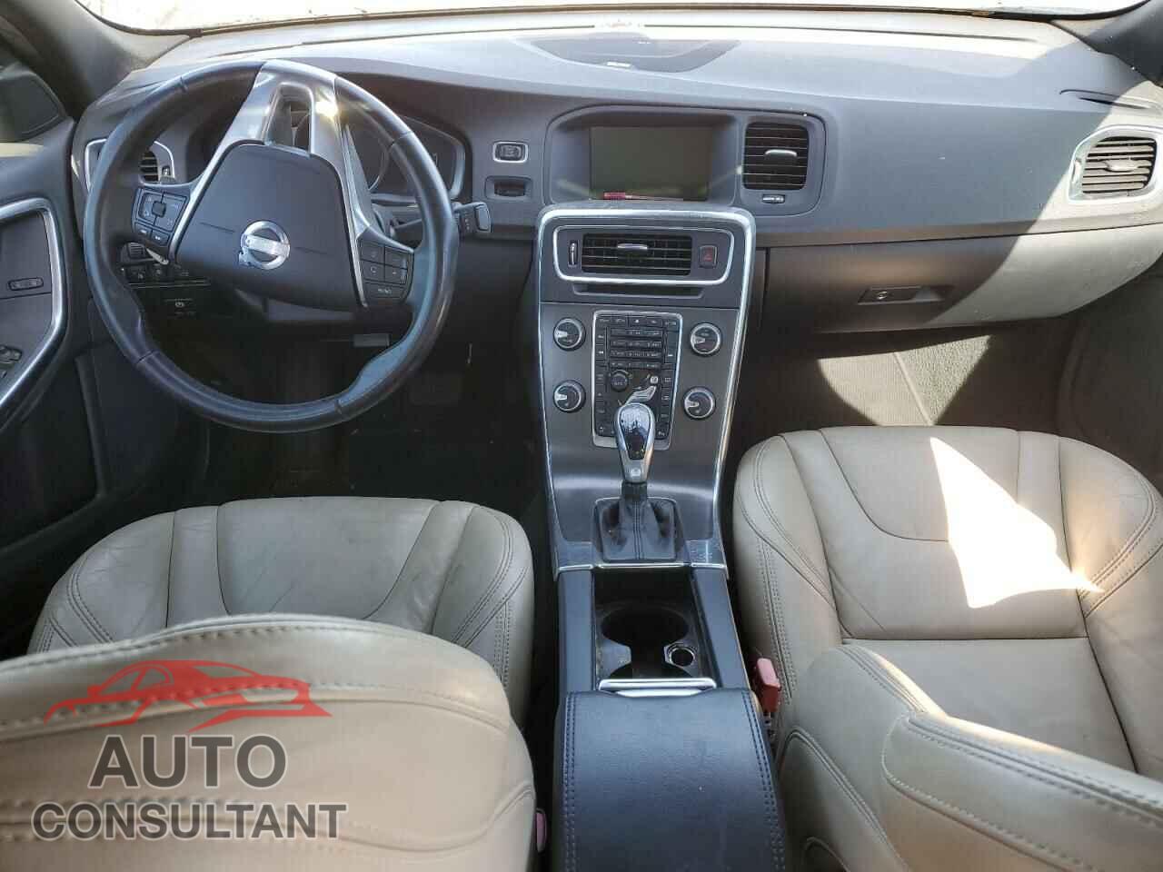 VOLVO S60 2015 - YV140MFD6F2301849