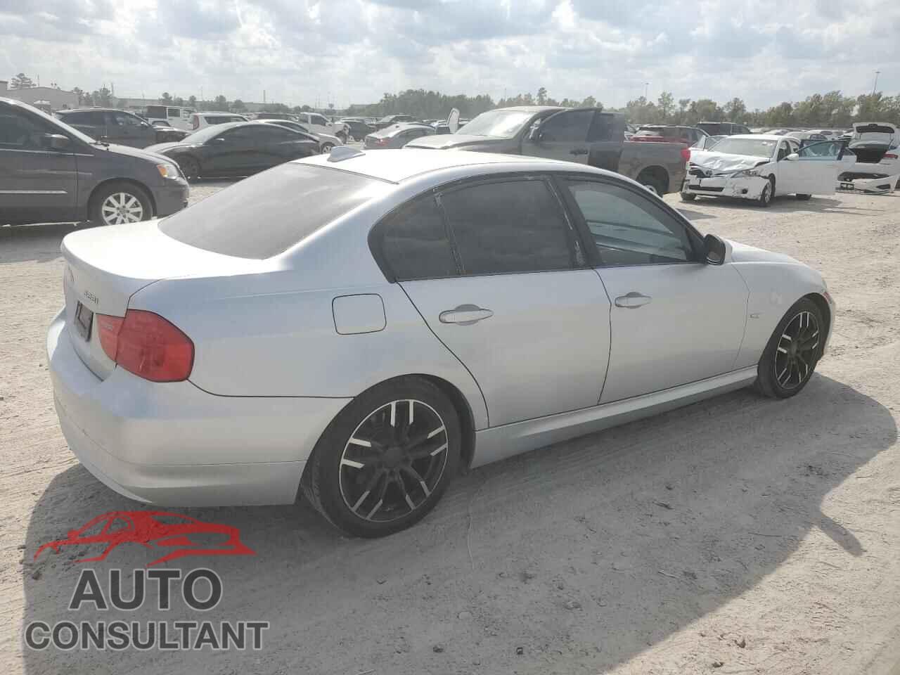 BMW 3 SERIES 2011 - WBAPH7C51BE851900