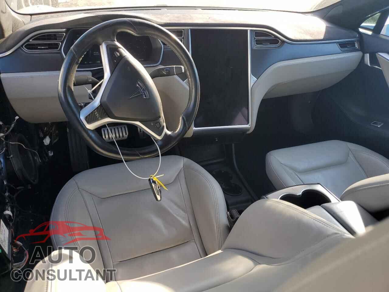 TESLA MODEL S 2015 - 5YJSA1H49FF096692