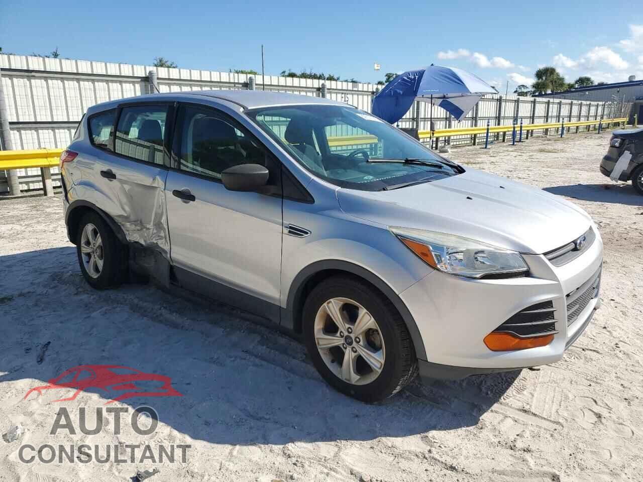 FORD ESCAPE 2016 - 1FMCU0F75GUB52893