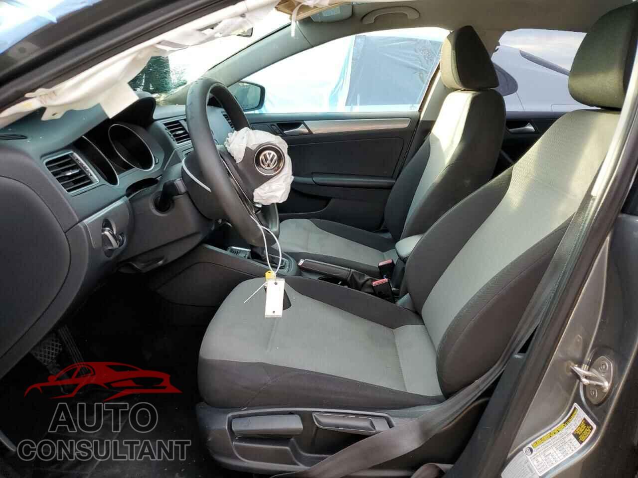 VOLKSWAGEN JETTA 2017 - 3VW2B7AJ2HM238389