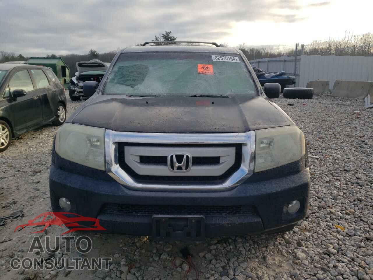 HONDA PILOT 2011 - 5FNYF4H68BB020177