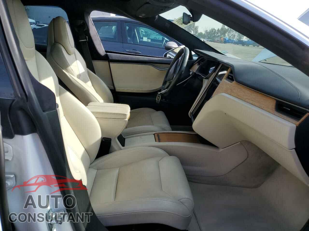 TESLA MODEL S 2019 - 5YJSA1E44KF335113