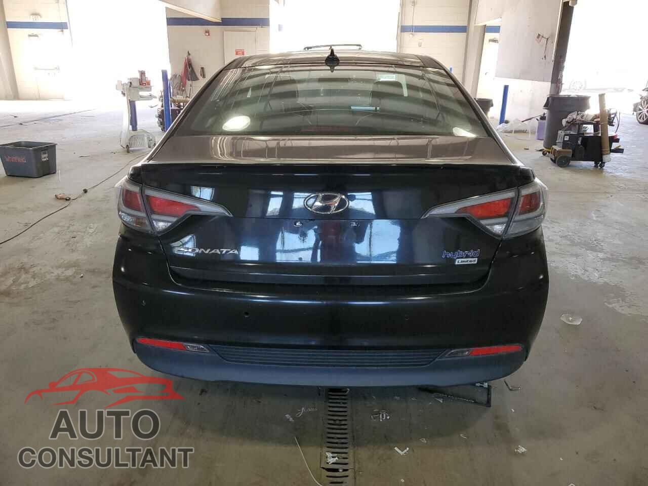 HYUNDAI SONATA 2017 - KMHE34L11HA051887