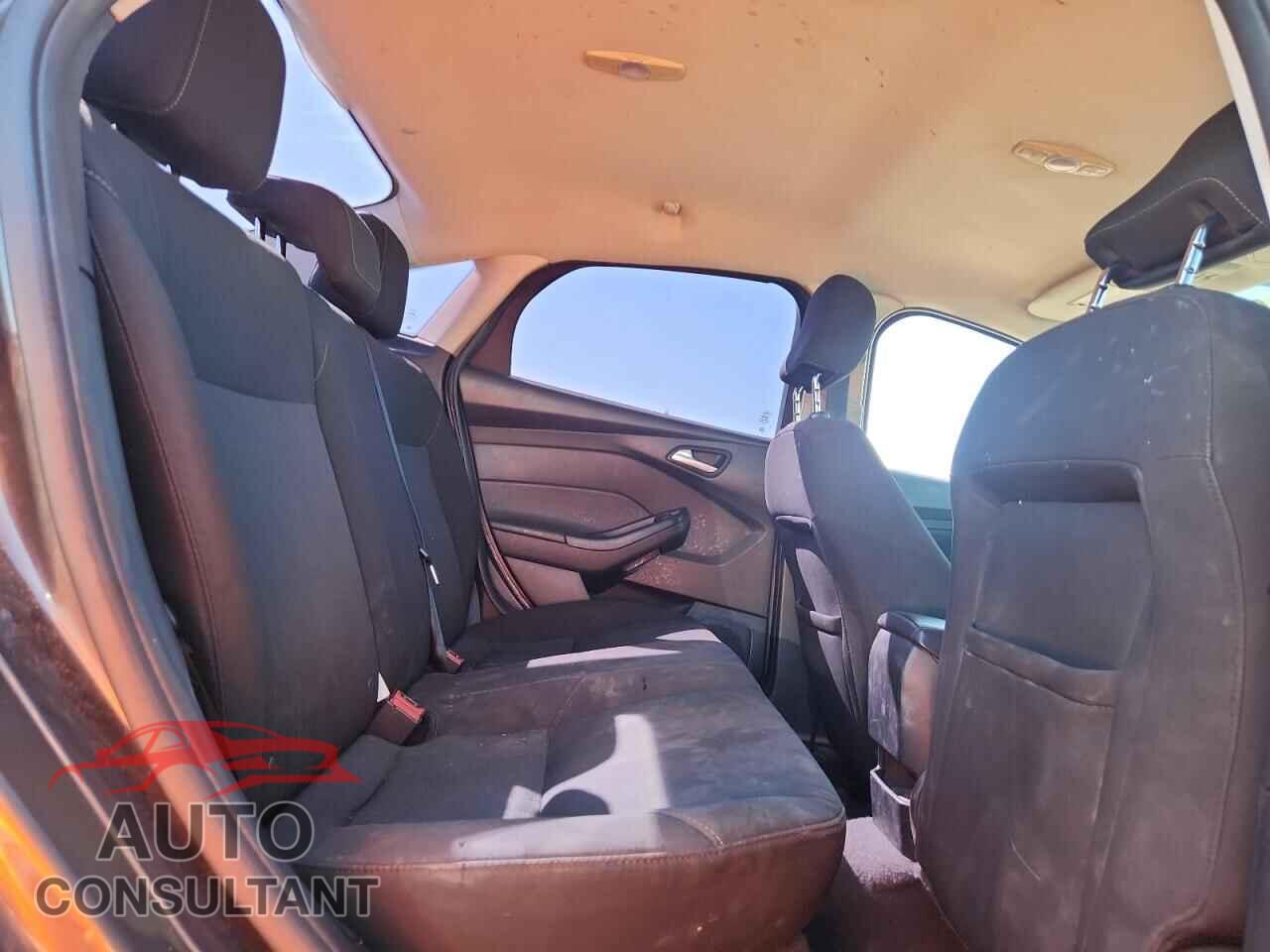 FORD FOCUS 2015 - 1FADP3F28FL314919