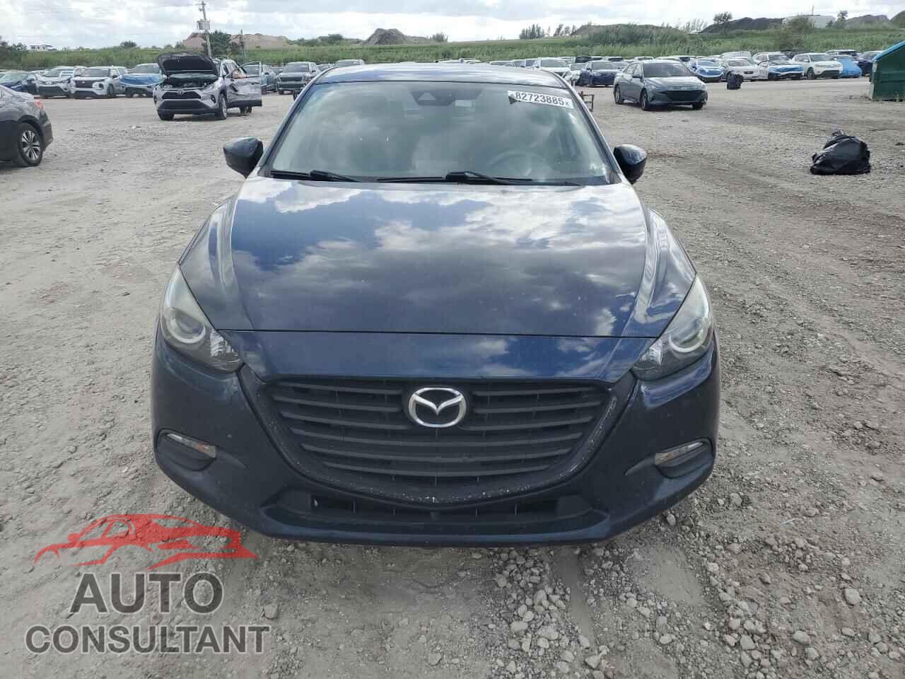 MAZDA 3 2018 - 3MZBN1U76JM266996