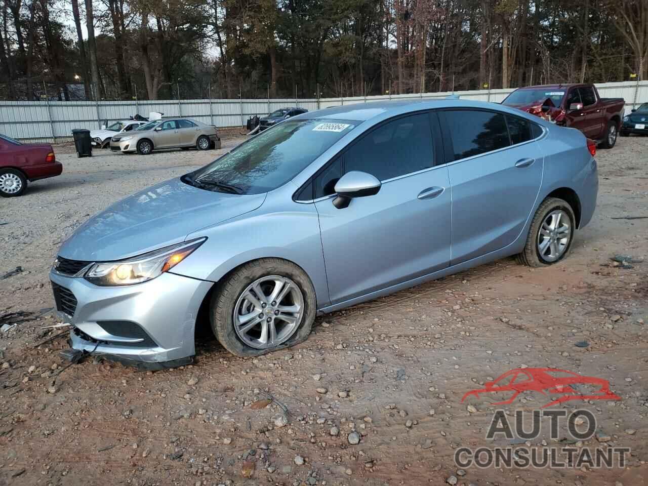 CHEVROLET CRUZE 2018 - 1G1BE5SM9J7228183