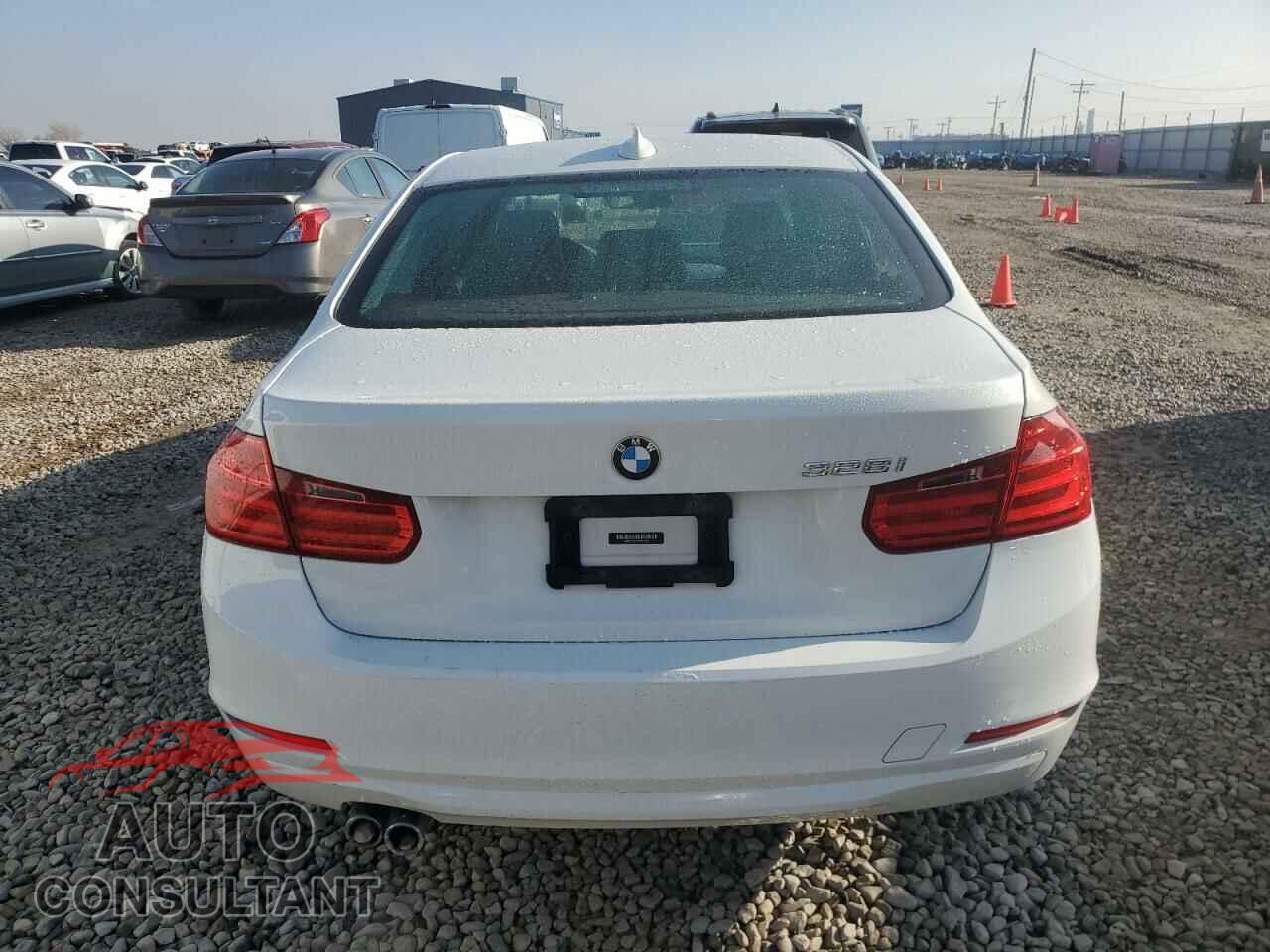 BMW 3 SERIES 2013 - WBA3C1C55DF441348