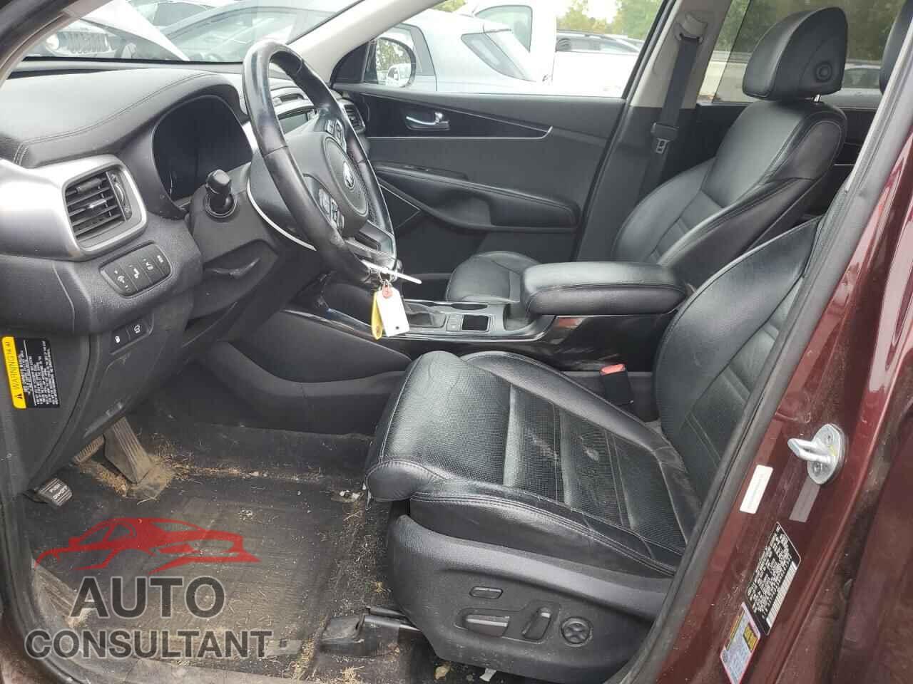 KIA SORENTO 2017 - 5XYPKDA58HG201502