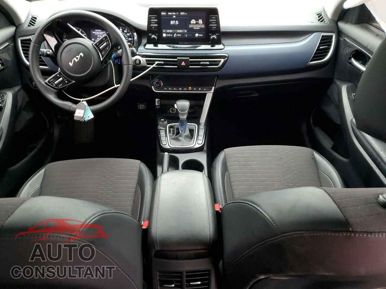 KIA SELTOS 2023 - KNDEUCAA2P7413218