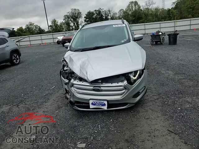 FORD ESCAPE 2017 - 1FMCU9G91HUE62349