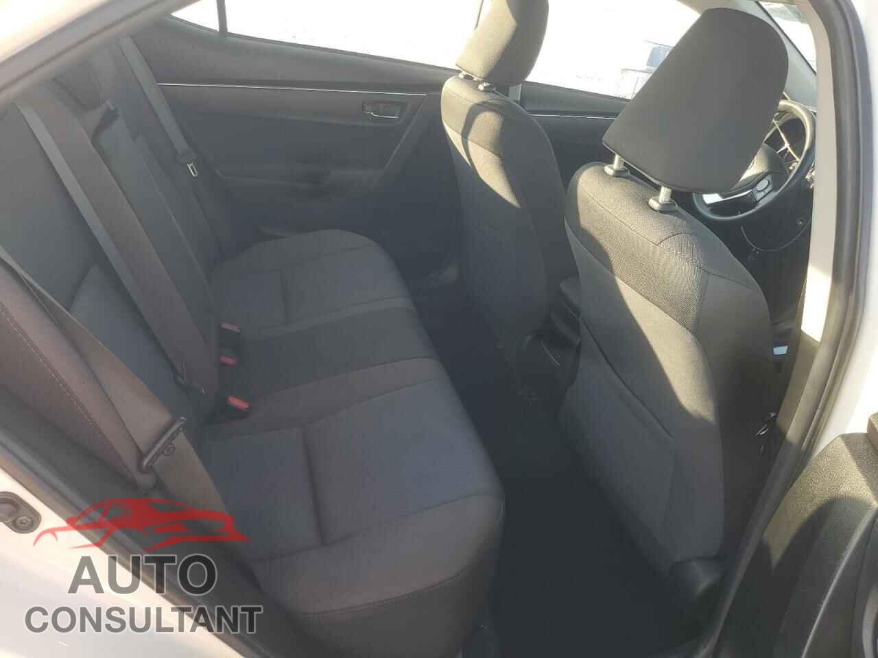 TOYOTA COROLLA 2018 - 5YFBURHE2JP788174