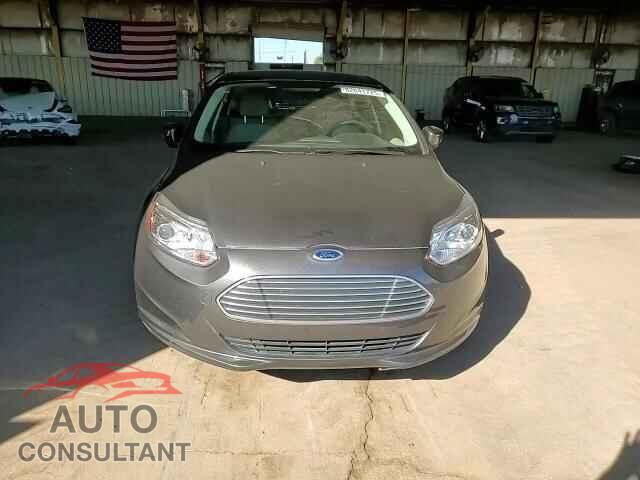 FORD FOCUS 2016 - 1FADP3R4XGL406256
