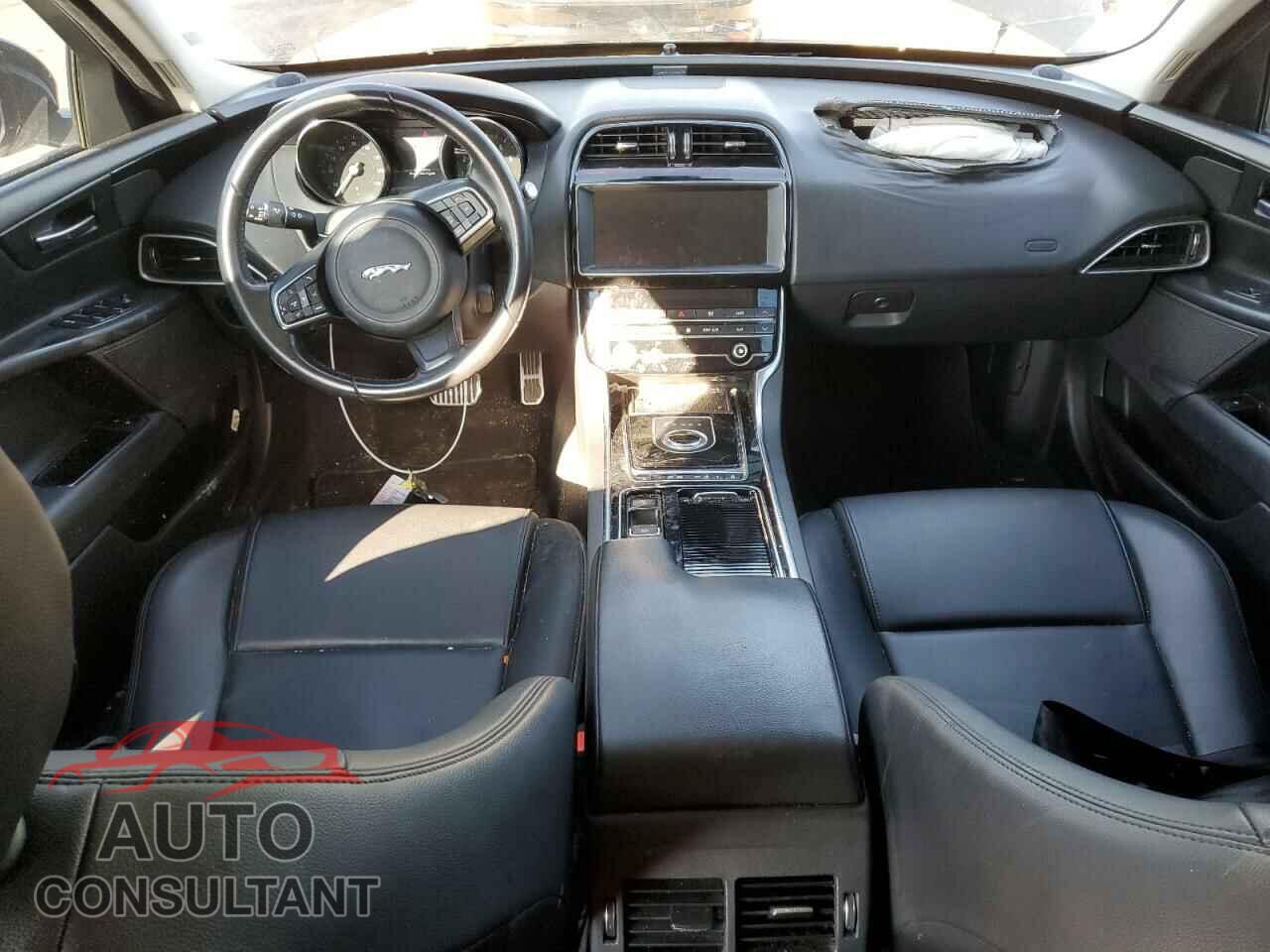 JAGUAR XE 2019 - SAJAR4FX4KCP52793