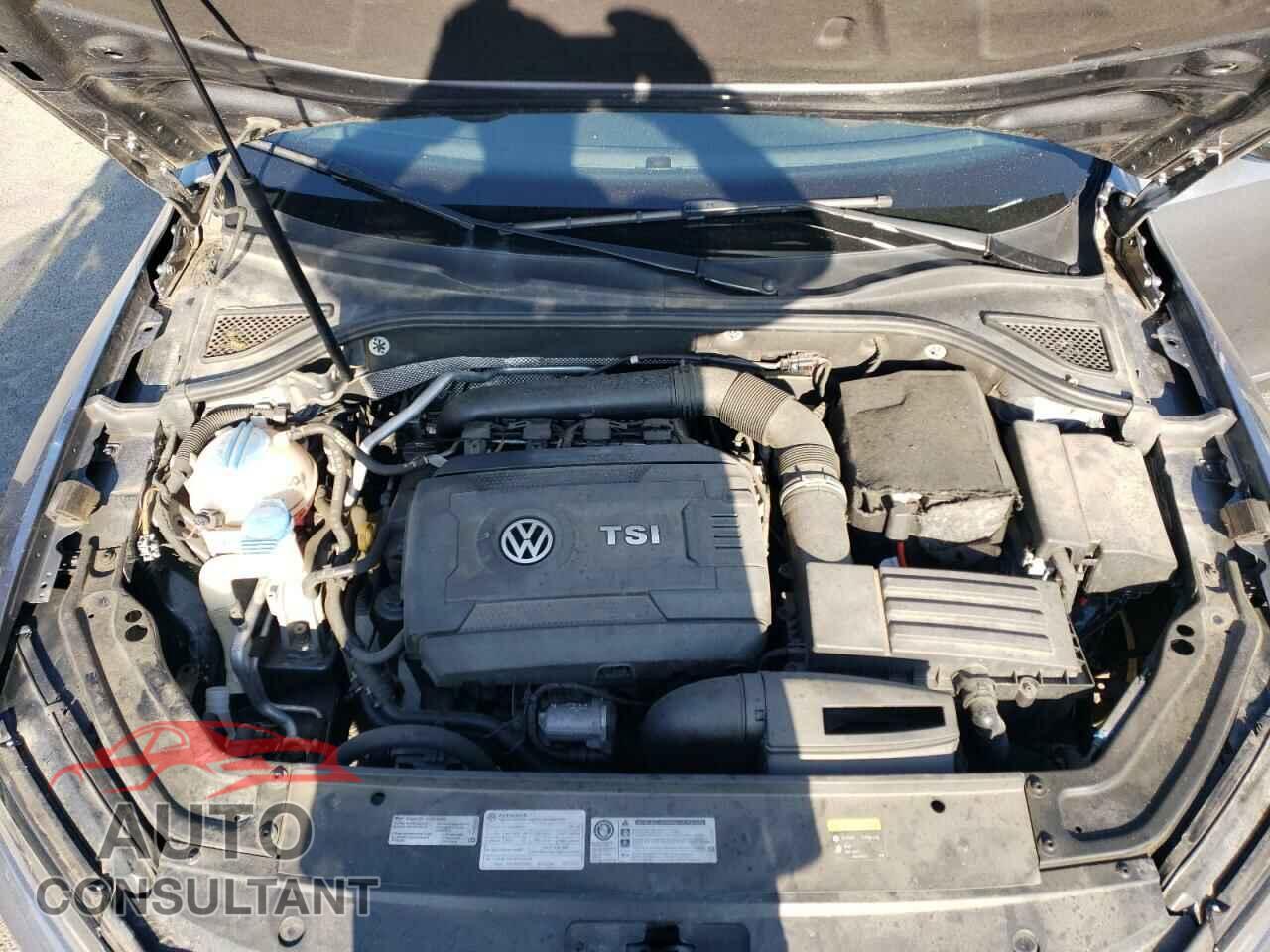 VOLKSWAGEN PASSAT 2017 - 1VWAT7A30HC006126
