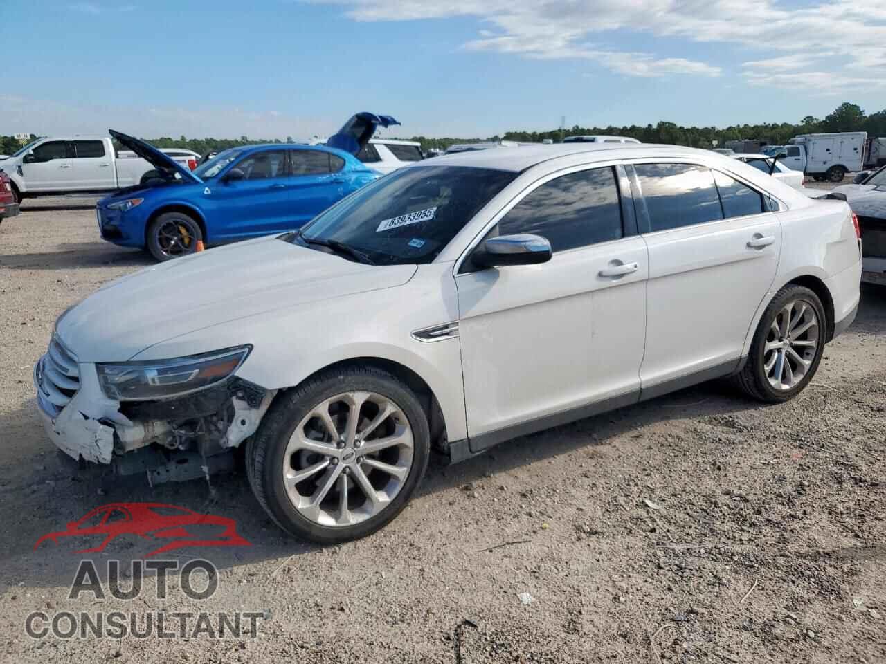 FORD TAURUS 2019 - 1FAHP2F86KG100207