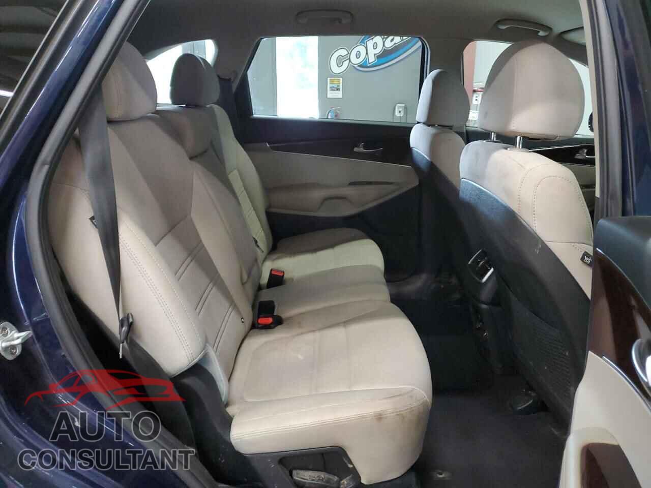 KIA SORENTO 2018 - 5XYPGDA33JG399332