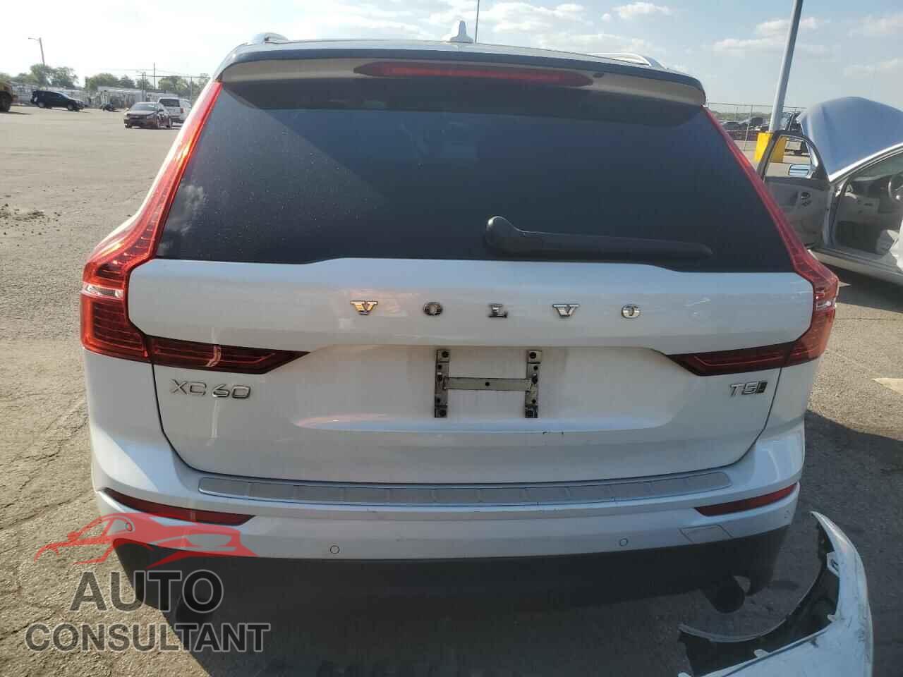 VOLVO XC60 2018 - LYV102RK3JB117824