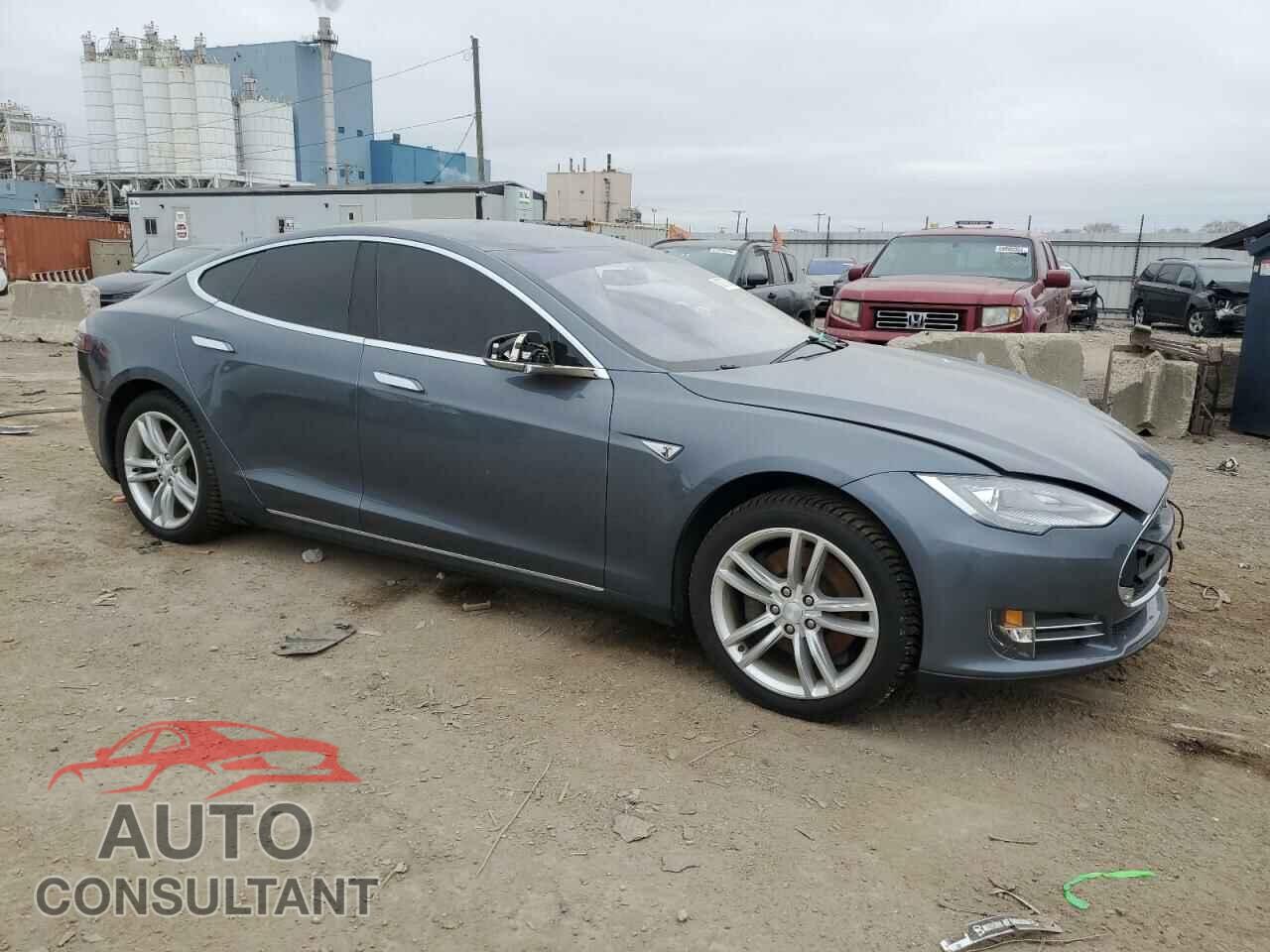 TESLA MODEL S 2013 - 5YJSA1CN8DFP26232