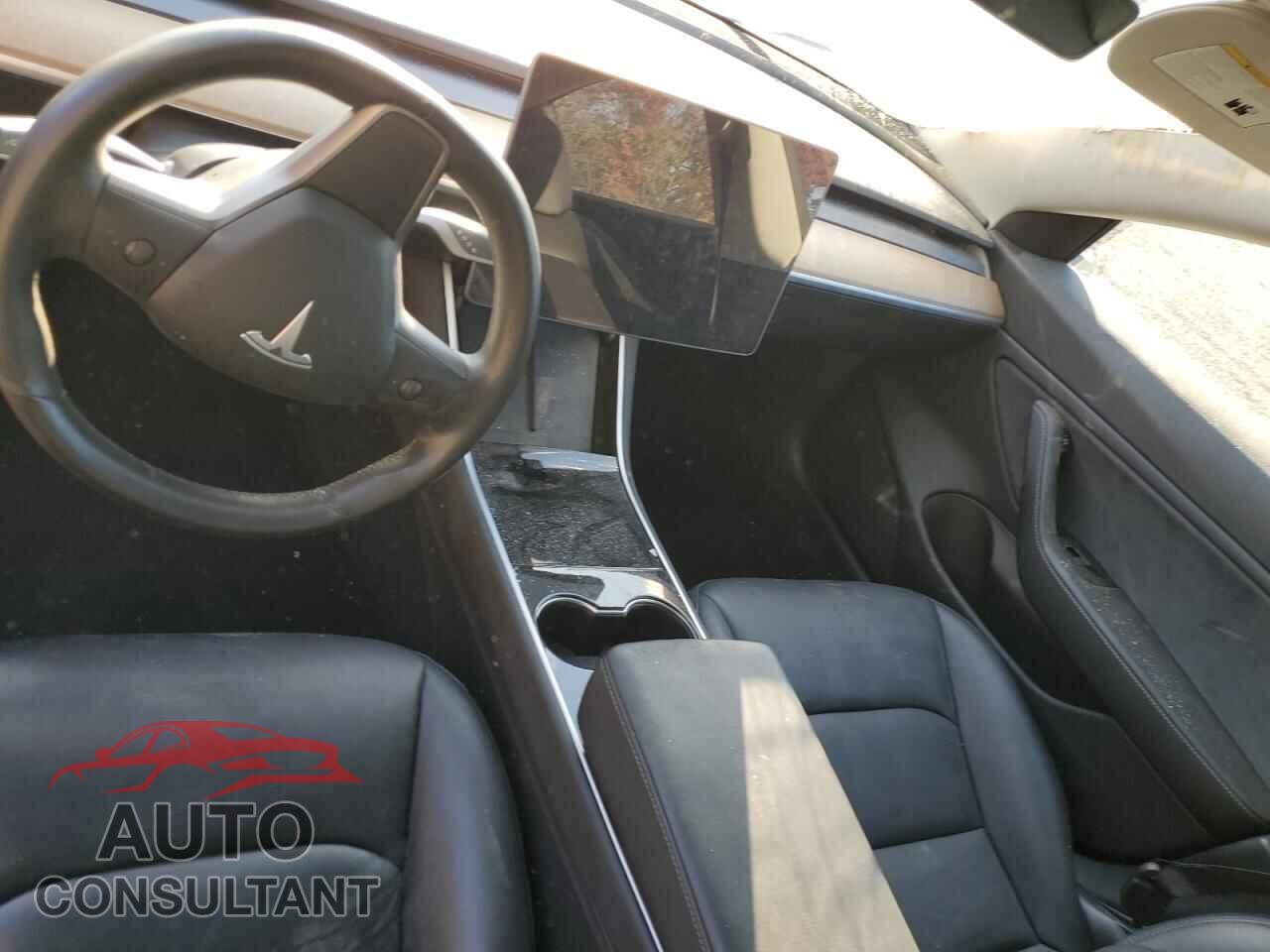 TESLA MODEL 3 2019 - 5YJ3E1EB2KF452101