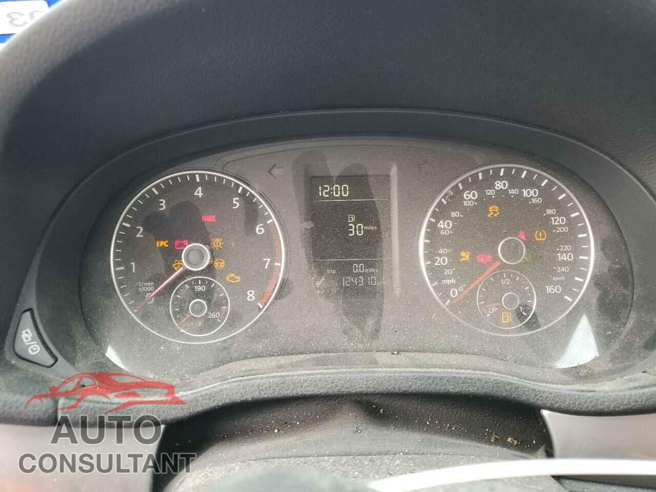 VOLKSWAGEN PASSAT 2015 - 1VWAT7A32FC065403