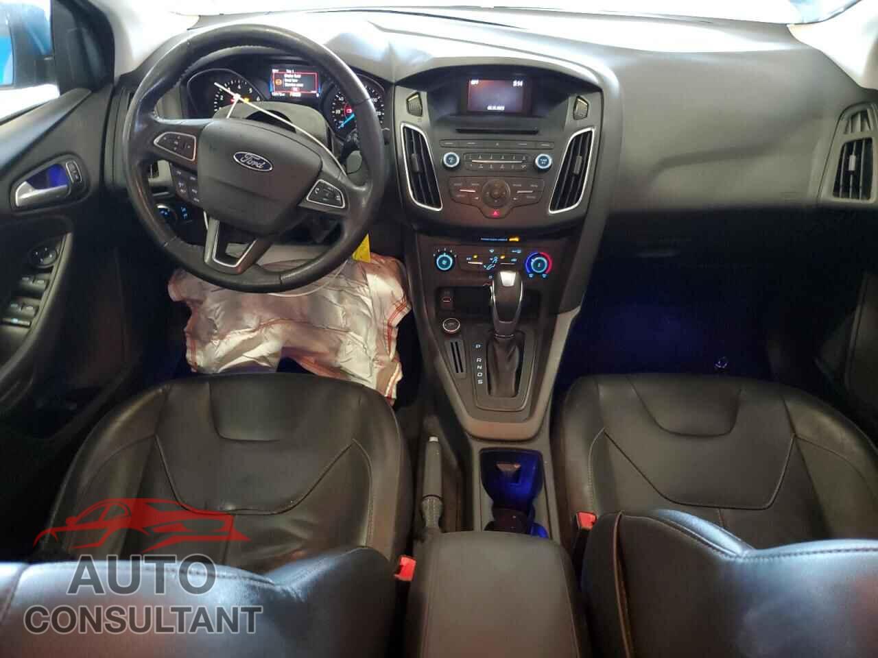 FORD FOCUS 2015 - 1FADP3F25FL250564