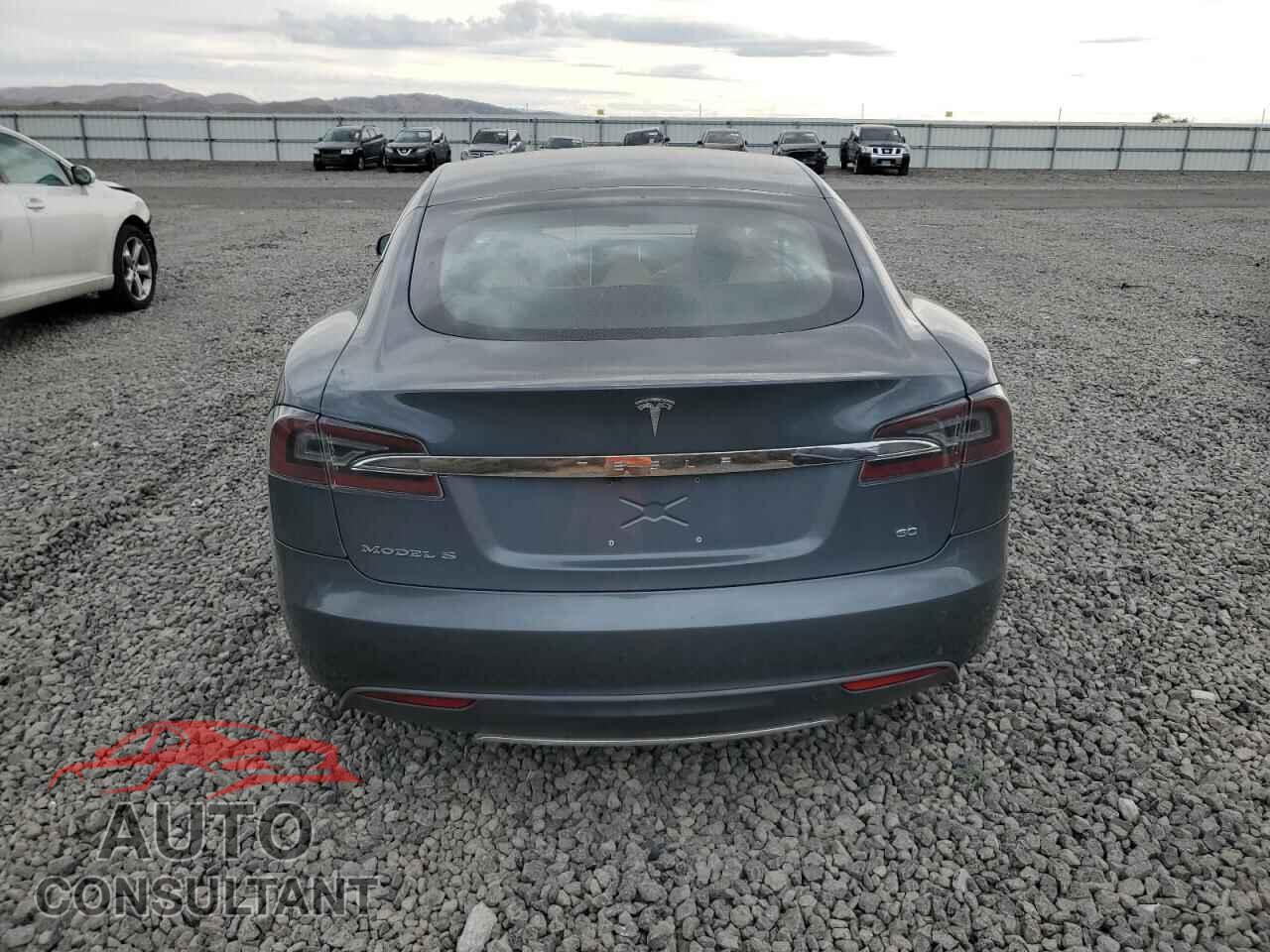 TESLA MODEL S 2013 - 5YJSA1CG8DFP03762