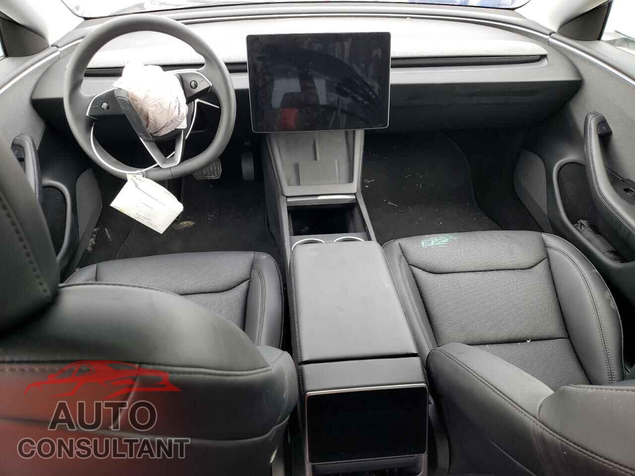 TESLA MODEL 3 2025 - 5YJ3E1EA3SF971858
