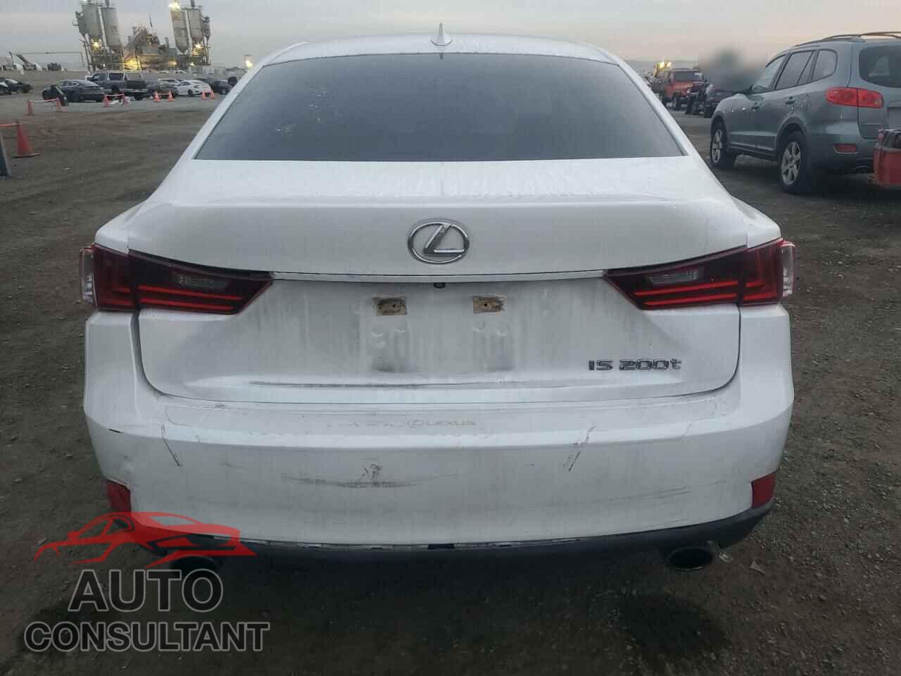 LEXUS IS 2016 - JTHBA1D21G5032166