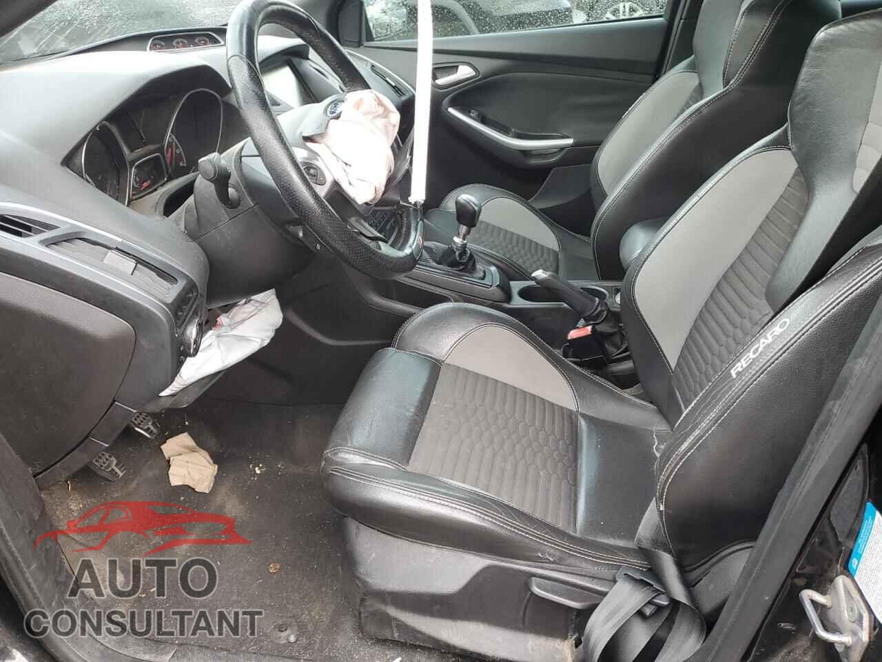 FORD FOCUS 2013 - 1FADP3L90DL127060