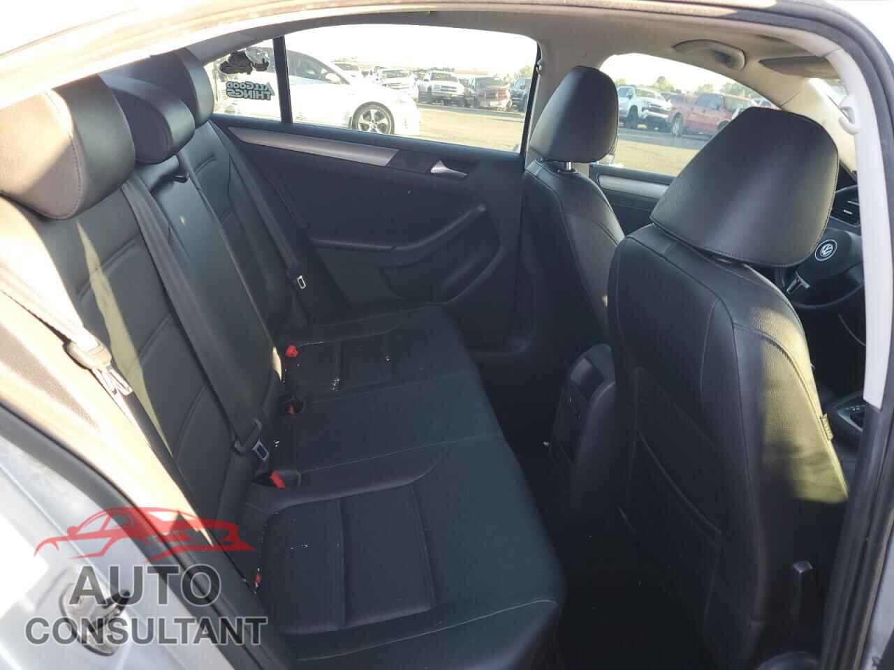 VOLKSWAGEN JETTA 2013 - 3VWLL7AJ9DM243648
