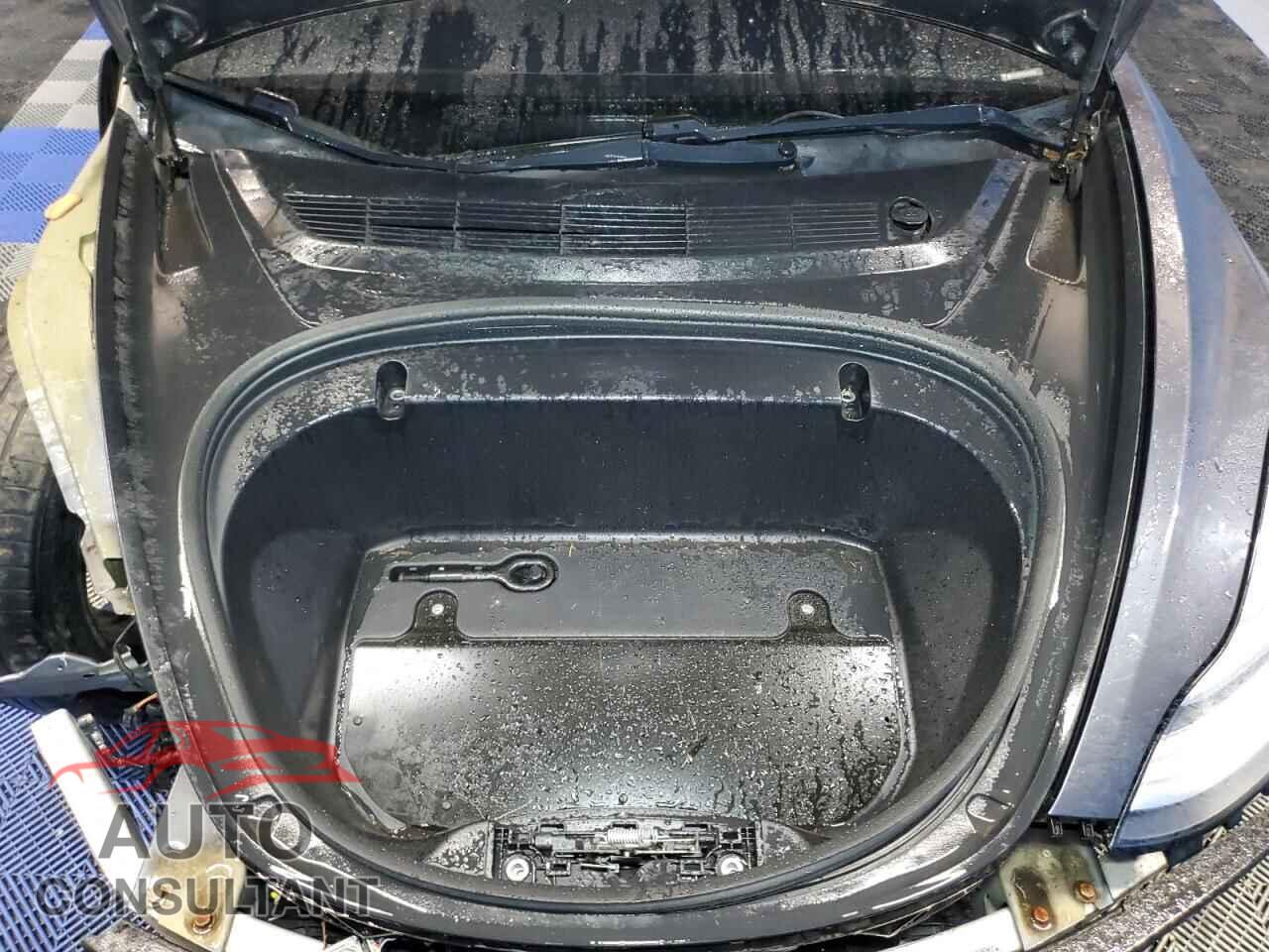 TESLA MODEL 3 2018 - 5YJ3E1EB0JF114131