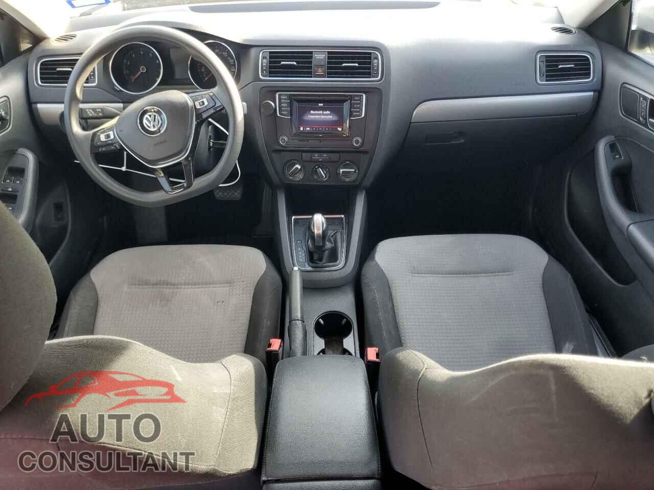 VOLKSWAGEN JETTA 2017 - 3VW2B7AJ3HM295040